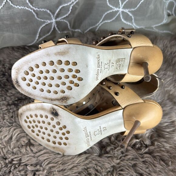 (Z) Pedro Garcia Ankle Strap Leather Studded Sandals, Size 37/6.5 US - Picture 10 of 14